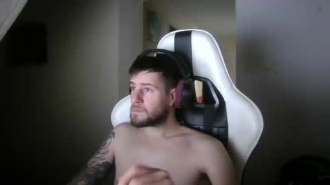 lobo online show from 11-21-25, 01:54