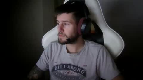 lobo online show from 11-24-25, 01:44