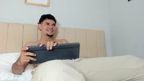 Snapshot of logan_9_ chatting on 07-02-26, 11:00 logan online show from 07-02-26, 11:00