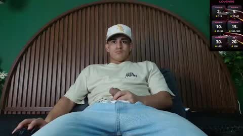 logan_griffin online show from 12-21-25, 07:04