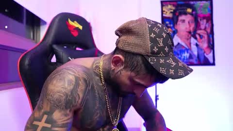 logan_hugh8 online show from 11-14-25, 05:39