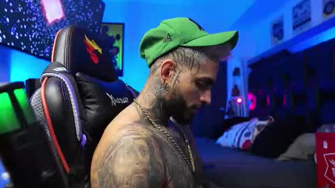 logan_hugh8 online show from 02-01-26, 12:53