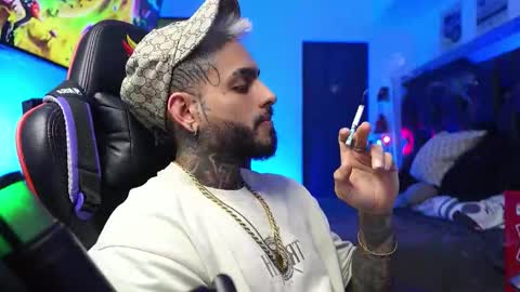 logan_hugh8 online show from 02-03-26, 06:40