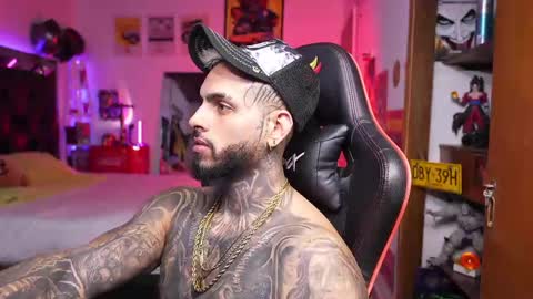 logan_hugh8 online show from 04-01-26, 12:06