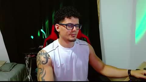 Snapshot of loganandrwz chatting on 02-19-26, 01:34 Loganandrwz online show from 02-19-26, 01:34