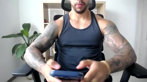 Snapshot of loganhod chatting on 05-07-26, 10:37 Logan Wolfp online show from 05-07-26, 10:37