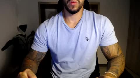 Snapshot of loganhod chatting on 05-18-26, 04:18 Logan Wolfp online show from 05-18-26, 04:18