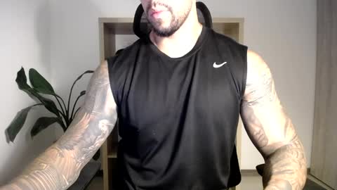 Snapshot of loganhod chatting on 05-19-26, 02:40 Logan Wolfp online show from 05-19-26, 02:40