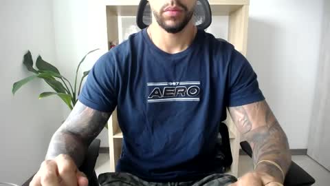 Snapshot of loganhod chatting on 05-21-26, 01:40 Logan Wolfp online show from 05-21-26, 01:40