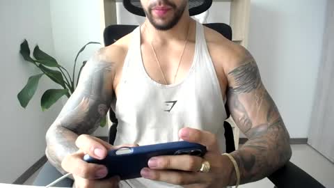 Snapshot of loganhod chatting on 05-25-26, 05:30 Logan Wolfp online show from 05-25-26, 05:30