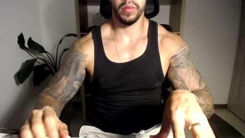 Snapshot of loganhod chatting on 06-06-26, 01:00 Logan Wolfp online show from 06-06-26, 01:00
