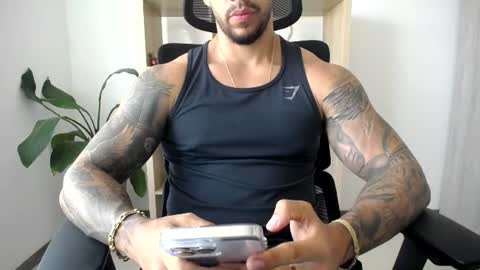 Snapshot of loganhod chatting on 06-17-26, 07:15 Logan Wolfp online show from 06-17-26, 07:15