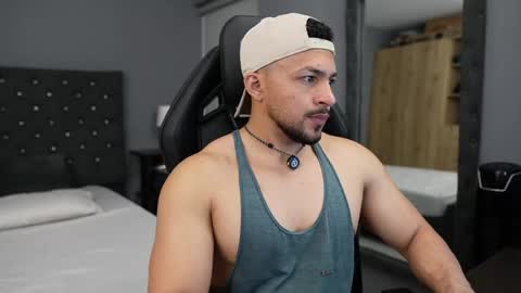 loganmartinx online show from 04-11-26, 12:26