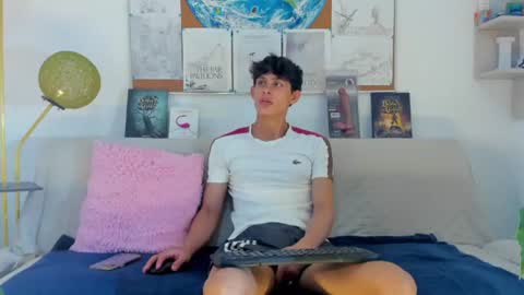 Snapshot of loganoficialx chatting on 06-28-26, 06:36 loganoficialx online show from 06-28-26, 06:36