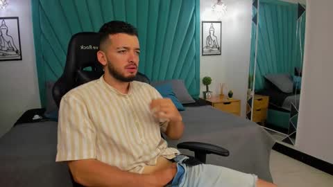 Snapshot of loganwolfjs chatting on 02-21-26, 01:56 Logan Wolf online show from 02-21-26, 01:56