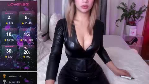 Snapshot of loisewilliams chatting on 10-04-25, 05:49 Mistress L online show from 10-04-25, 05:49