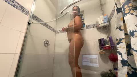 Snapshot of lola52990 chatting on 10-12-25, 06:12 Lola online show from 10-12-25, 06:12