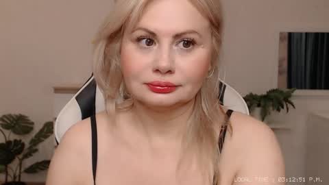  Lola  online show from 10-07-25, 10:12