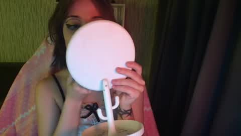 lola online show from 01-03-25, 04:11