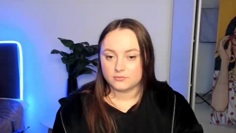 lola_berry22 online show from 05-13-26, 05:10