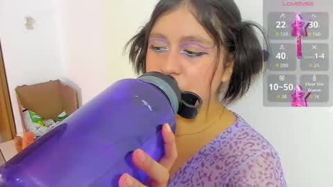 lola online show from 10-31-25, 11:55