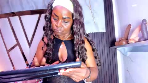 Lola online show from 01-14-26, 11:31