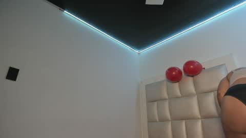 Snapshot of lola_js chatting on 05-23-26, 12:31 lola_js online show from 05-23-26, 12:31