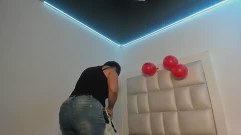 Snapshot of lola_js chatting on 06-30-26, 12:17 lola_js online show from 06-30-26, 12:17
