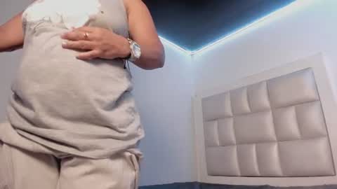 Snapshot of lola_js chatting on 07-27-26, 12:01 lola_js online show from 07-27-26, 12:01