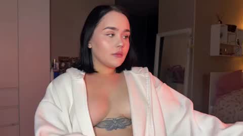 Snapshot of lola_razee chatting on 06-27-26, 09:20 lola_razee online show from 06-27-26, 09:20