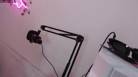 Lola  online show from 06-01-26, 01:57