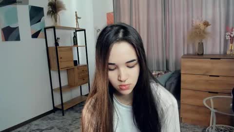 Snapshot of lola_weis chatting on 02-08-26, 09:34 Melina online show from 02-08-26, 09:34