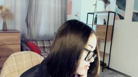 Snapshot of lola_weis chatting on 03-01-26, 09:11 Melina online show from 03-01-26, 09:11