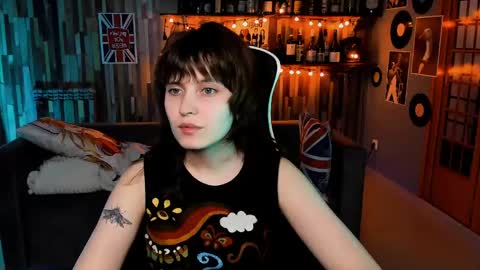 Snapshot of lolaasmus chatting on 04-17-26, 11:46 I consider myself the god Loki but life just calls me LOL online show from 04-17-26, 11:46