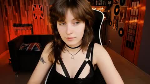 Snapshot of lolaasmus chatting on 05-30-26, 05:48 I consider myself the god Loki but life just calls me LOL online show from 05-30-26, 05:48