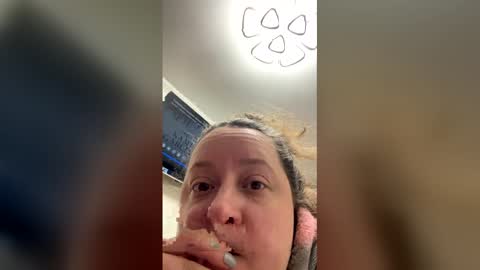 lolaatatee online show from 04-25-26, 06:16