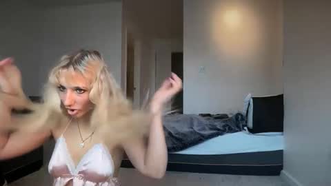 lolafae12 online show from 03-13-26, 07:42