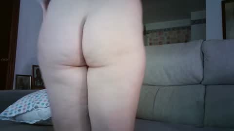 LOLA HUESO y ERIC online show from 04-12-26, 01:49