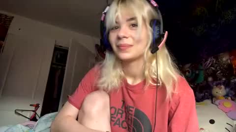 Lola Lixx online show from 12-06-24, 10:30