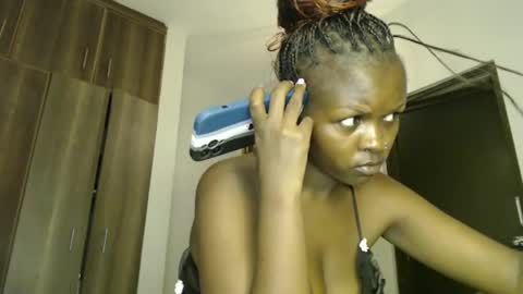 lolamia7 online show from 02-18-25, 03:43