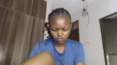 lolamia7 online show from 02-20-25, 12:15