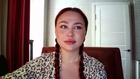 Snapshot of lolamint_ chatting on 09-18-25, 10:28 Lola online show from 09-18-25, 10:28