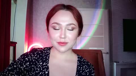 Snapshot of lolamint_ chatting on 09-30-25, 12:32 Lola online show from 09-30-25, 12:32