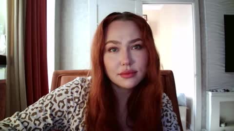 Snapshot of lolamint_ chatting on 10-07-25, 09:39 Lola online show from 10-07-25, 09:39