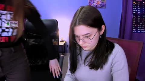 Lola pvt is OPEN online show from 01-31-25, 09:59