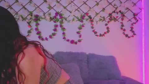  Lola  online show from 11-19-25, 09:48