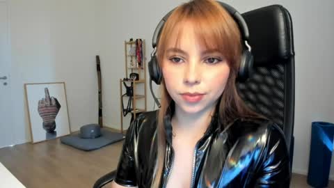 Lola doll online show from 04-03-26, 10:46