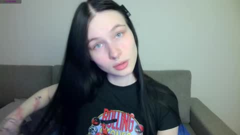 Lola online show from 03-31-26, 07:25