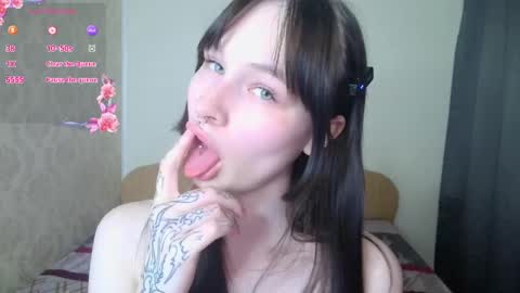 Snapshot of lolavibe6 chatting on 05-31-26, 08:43 Lola online show from 05-31-26, 08:43