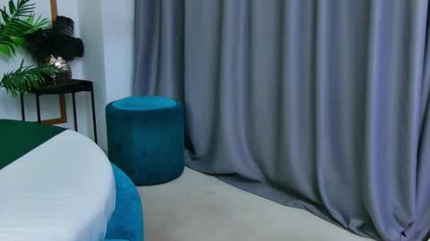 Lola online show from 01-06-26, 07:28